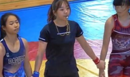 女子摔跤视频,力量与技巧的完美对决